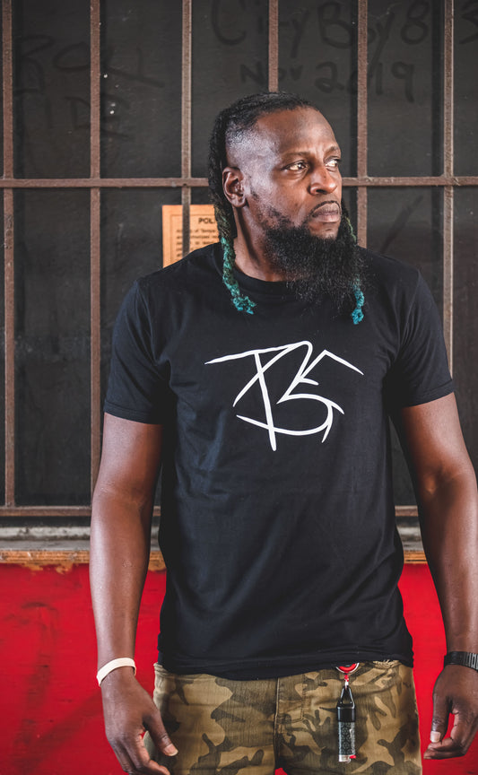 Tr3 Logo T-Shirt  (tagless)
